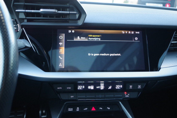 Audi A3 Sportback 40 TFSI e 204 PK S-Line Edition, Panoramadak, Sportstoelen, Camera, Adap. Cruise Control