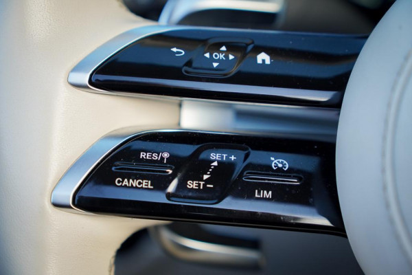 Mercedes-Benz E-Klasse Cabrio 300 AMG Line / 53 AMG Uitgevoerd / Carbon / Stoelverwarming