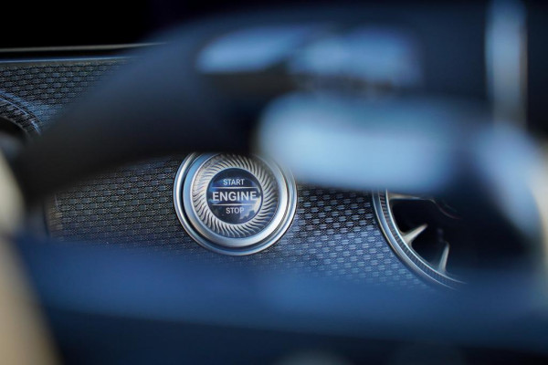 Mercedes-Benz E-Klasse Cabrio 300 AMG Line / 53 AMG Uitgevoerd / Carbon / Stoelverwarming