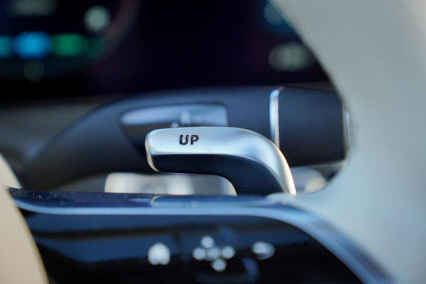 Mercedes-Benz E-Klasse Cabrio 300 AMG Line / 53 AMG Uitgevoerd / Carbon / Stoelverwarming