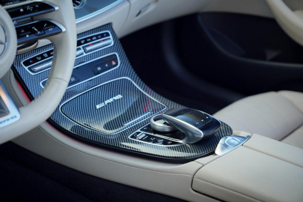 Mercedes-Benz E-Klasse Cabrio 300 AMG Line / 53 AMG Uitgevoerd / Carbon / Stoelverwarming