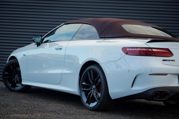 Mercedes-Benz E-Klasse Cabrio 300 AMG Line / 53 AMG Uitgevoerd / Carbon / Stoelverwarming