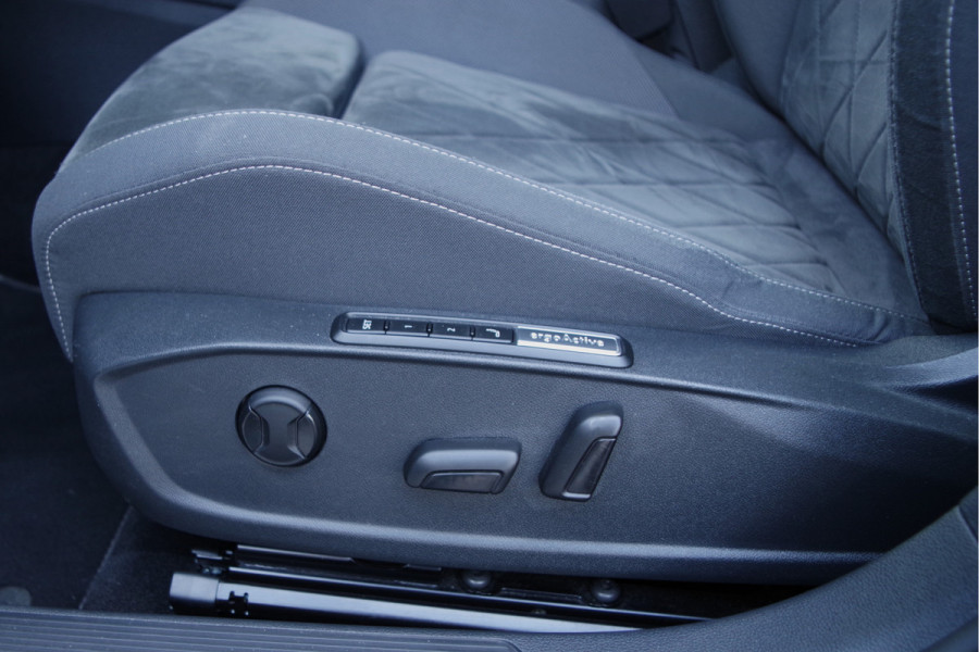 Volkswagen Golf 1.4 eHybrid 204 PK Style PHEV, Adap. Cruise Control, Camera, Carplay