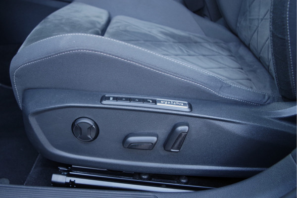 Volkswagen Golf 1.4 eHybrid 204 PK Style PHEV, Adap. Cruise Control, Camera, Carplay