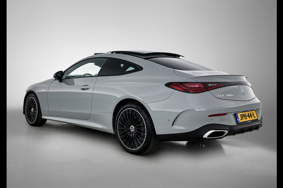 Mercedes-Benz CLE Coupé 300 e AMG Plug-In Hybride AMG Line Premium Plus | Night Pakket | Trekhaak | Distronic | Panorama Schuif-Kanteldak | Stuur en Stoelverwarming. Inclusief 24 maanden MB Certified garantie voor Europa.
