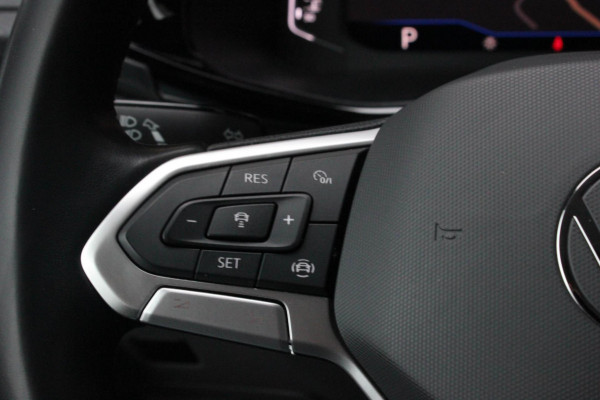 Volkswagen Transporter 2.0 TDI L2H1 150PK BULLI DC DUBBEL CABINE / LEIGHTONVANS BODYKIT / FULL OPTINS / LEDER / FULL BLACK / APPLE