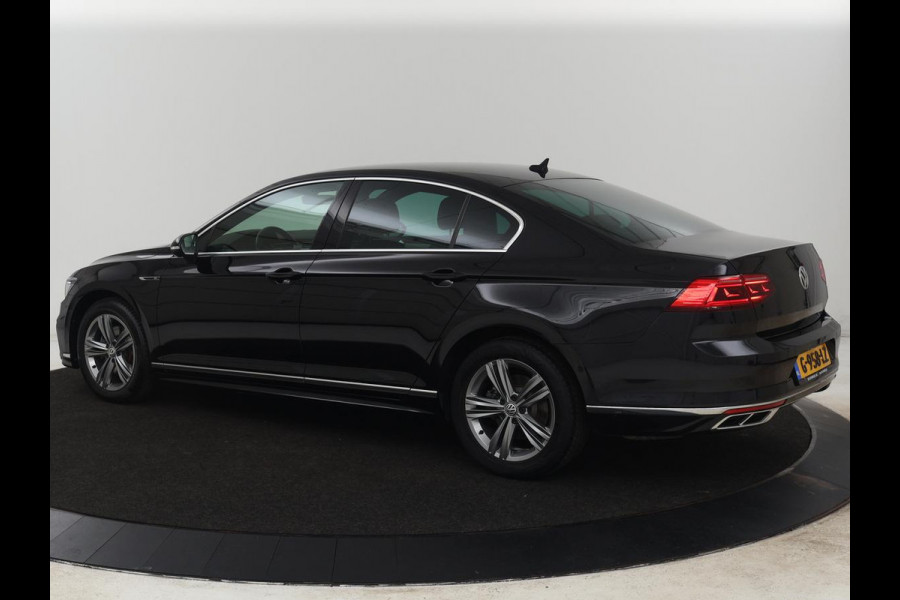 Volkswagen Passat 2.0 TSI R Line | 190pk | Trekhaak | Leder/Alcantara | Stoelverwarming | Camera | Matrix LED | Adaptive cruise | Virtual Cockpit | Carplay | Navigatie