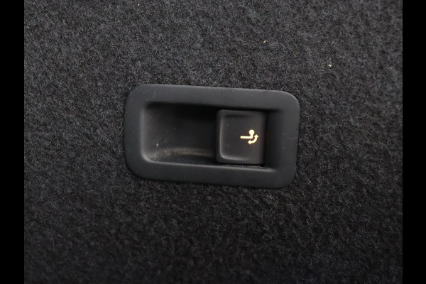 Volkswagen Passat 2.0 TSI R Line | 190pk | Trekhaak | Leder/Alcantara | Stoelverwarming | Camera | Matrix LED | Adaptive cruise | Virtual Cockpit | Carplay | Navigatie