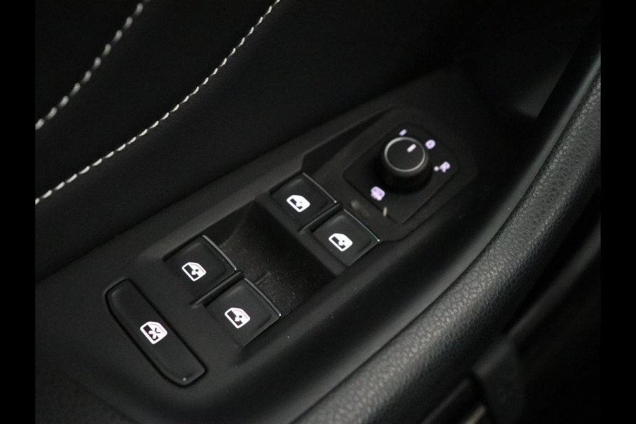 Volkswagen Passat 2.0 TSI R Line | 190pk | Trekhaak | Leder/Alcantara | Stoelverwarming | Camera | Matrix LED | Adaptive cruise | Virtual Cockpit | Carplay | Navigatie
