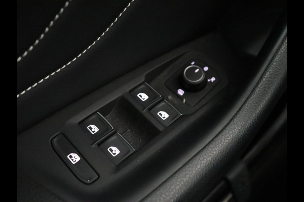 Volkswagen Passat 2.0 TSI R Line | 190pk | Trekhaak | Leder/Alcantara | Stoelverwarming | Camera | Matrix LED | Adaptive cruise | Virtual Cockpit | Carplay | Navigatie