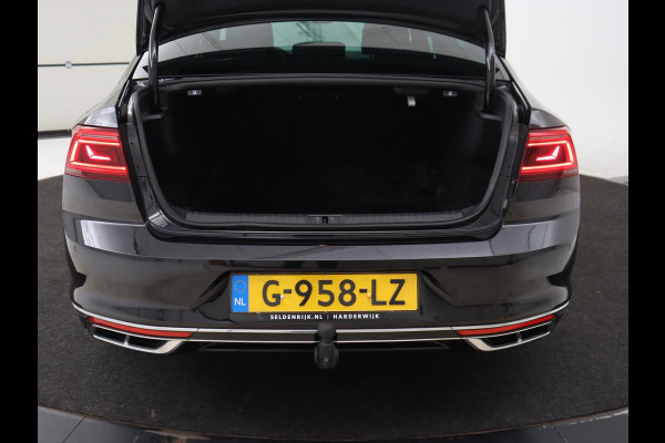 Volkswagen Passat 2.0 TSI R Line | 190pk | Trekhaak | Leder/Alcantara | Stoelverwarming | Camera | Matrix LED | Adaptive cruise | Virtual Cockpit | Carplay | Navigatie