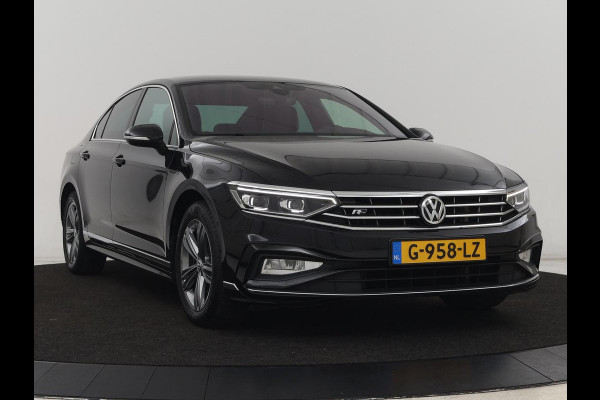 Volkswagen Passat 2.0 TSI R Line | 190pk | Trekhaak | Leder/Alcantara | Stoelverwarming | Camera | Matrix LED | Adaptive cruise | Virtual Cockpit | Carplay | Navigatie
