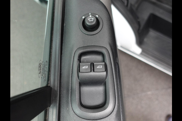 Ford Transit Custom 300 2.0 TDCI L2H1 Trend Automaat Airco Navi Bluetooth 3-Zits Camera Trekhaak Camera