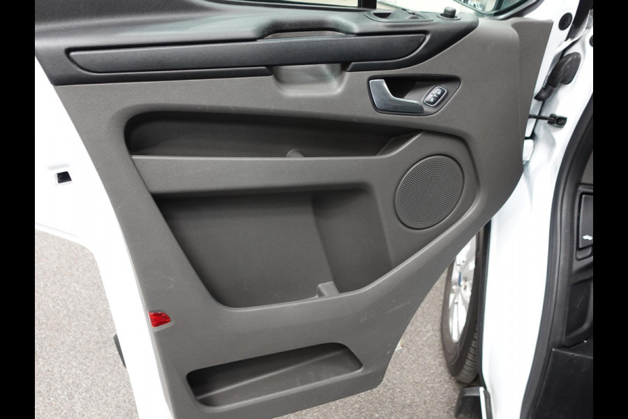 Ford Transit Custom 300 2.0 TDCI L2H1 Trend Automaat Airco Navi Bluetooth 3-Zits Camera Trekhaak Camera