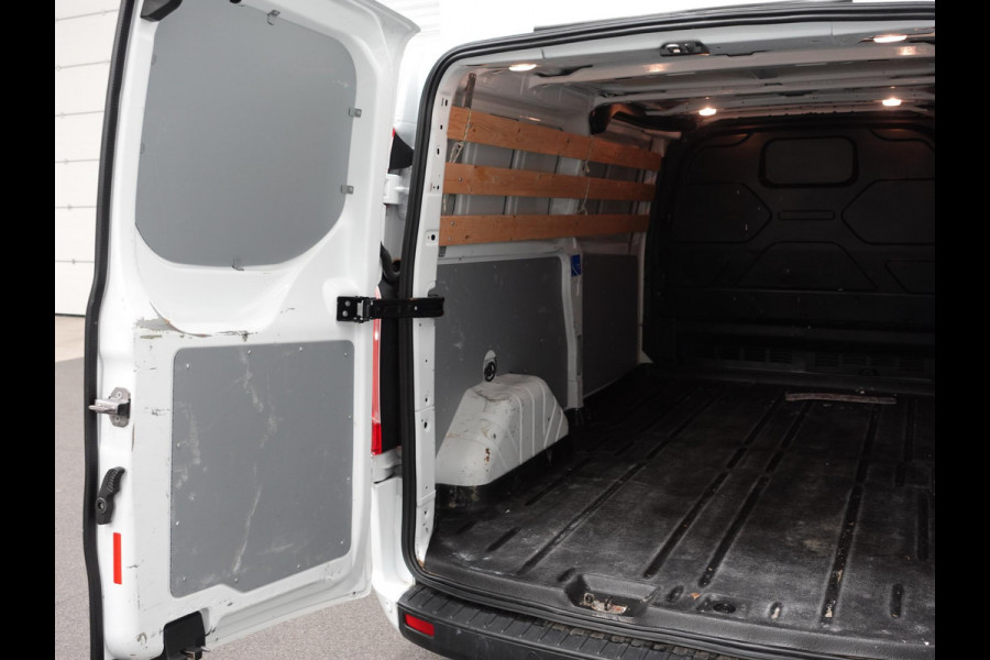 Ford Transit Custom 300 2.0 TDCI L2H1 Trend Automaat Airco Navi Bluetooth 3-Zits Camera Trekhaak Camera
