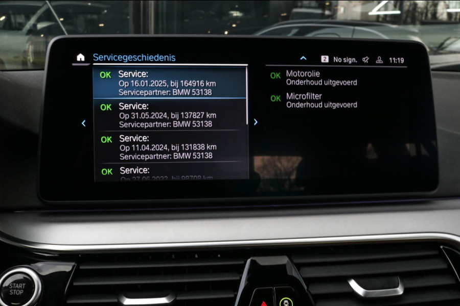 BMW 5 Serie Touring 530e | Trekhaak | ACC | Stuurwiel verwarmd | Dealer onderhouden | 1e eig. | Camera | Sfeerverlichting