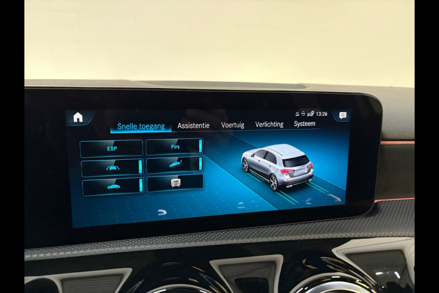 Mercedes-Benz A-Klasse 180 Premium Plus AMG*Pano*Night*Cam*Memory