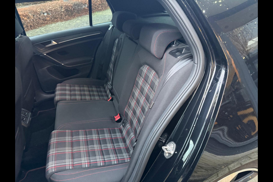 Volkswagen Golf 2.0 TSI GTI 230pk 6-bak