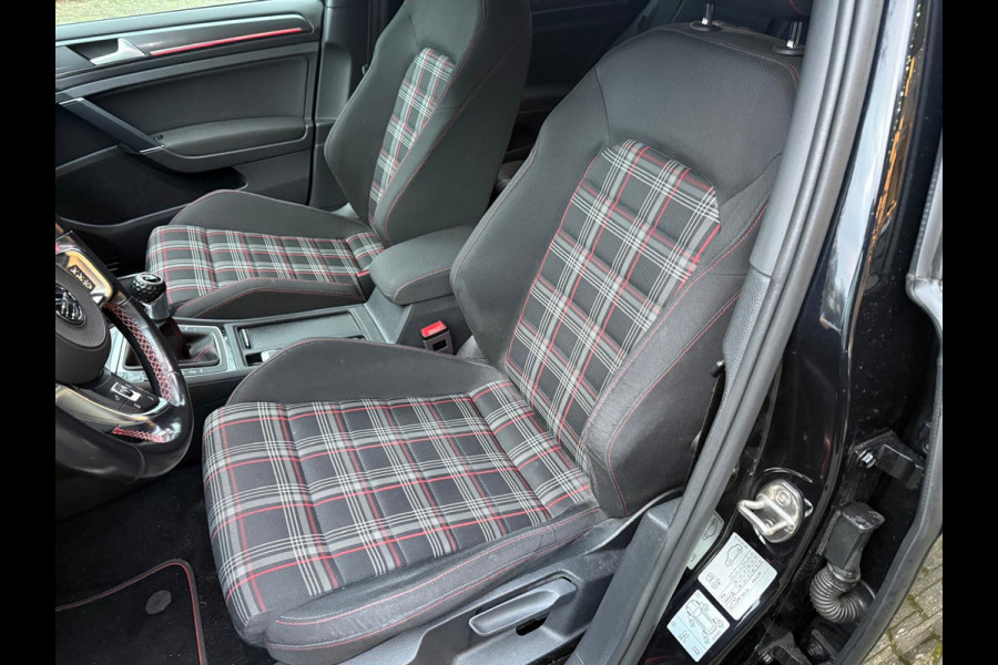 Volkswagen Golf 2.0 TSI GTI 230pk 6-bak