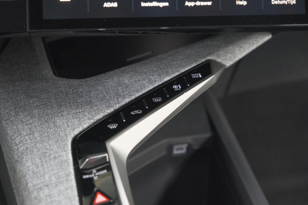 Peugeot 5008 Hybrid 136 e-DCS6 Allure | 7 Zitplaatsen | Camera | Stoelverwarming | Panoramic Navigation pack