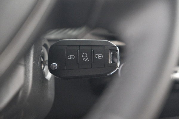 Peugeot 208 Hybrid 110 e-DCS6 Allure | Stoelverwarming | Apple Carplay | Parkeersensoren