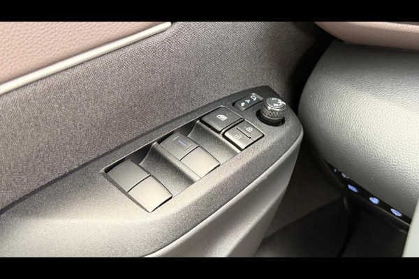 Toyota Yaris Cross 1.5 Hybrid Executive AWD + 360 CAMERA / DODEHOEKDETECIE / TREKHAAK