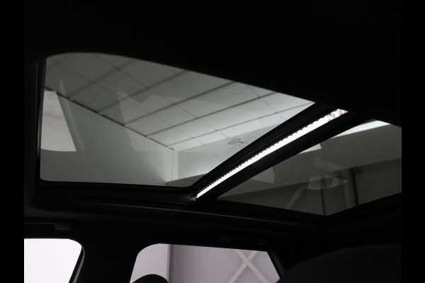 Peugeot 3008 1.6 HYbrid 225 GT | Panoramadak | Trekhaak | Adaptive cruise | 360 Camera | Stoelverwarming | Carplay | Focal HiFi | Navigatie | 19'' | PHEV | Plug In