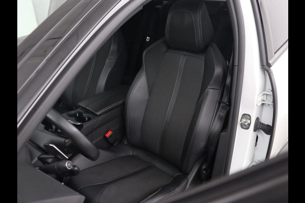 Peugeot 3008 1.6 HYbrid 225 GT | Panoramadak | Trekhaak | Adaptive cruise | 360 Camera | Stoelverwarming | Carplay | Focal HiFi | Navigatie | 19'' | PHEV | Plug In