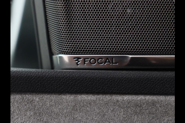 Peugeot 3008 1.6 HYbrid 225 GT | Panoramadak | Trekhaak | Adaptive cruise | 360 Camera | Stoelverwarming | Carplay | Focal HiFi | Navigatie | 19'' | PHEV | Plug In