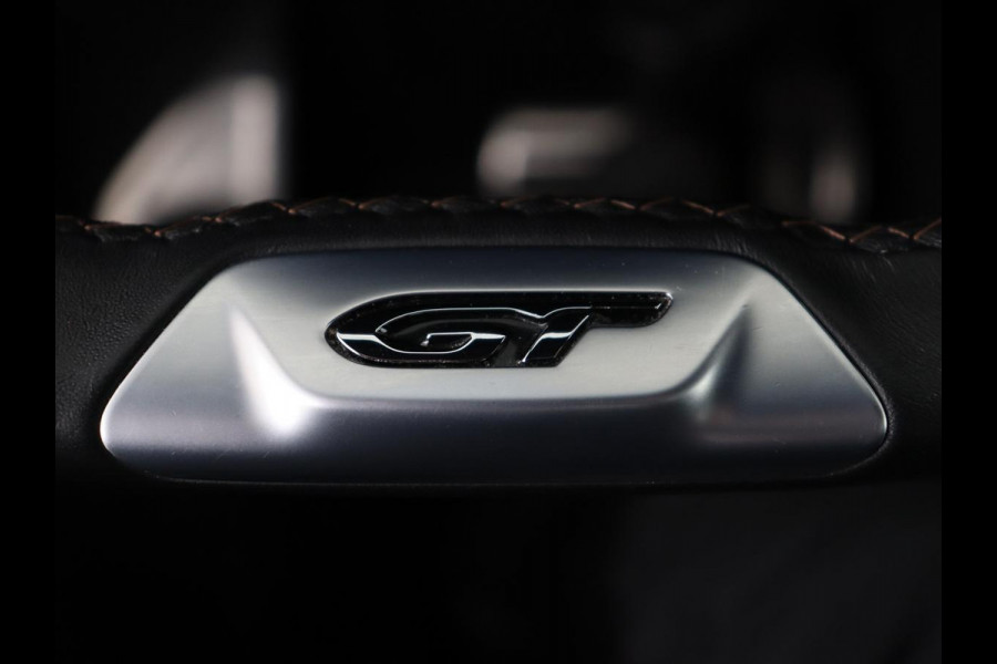 Peugeot 3008 1.6 HYbrid 225 GT | Panoramadak | Trekhaak | Adaptive cruise | 360 Camera | Stoelverwarming | Carplay | Focal HiFi | Navigatie | 19'' | PHEV | Plug In