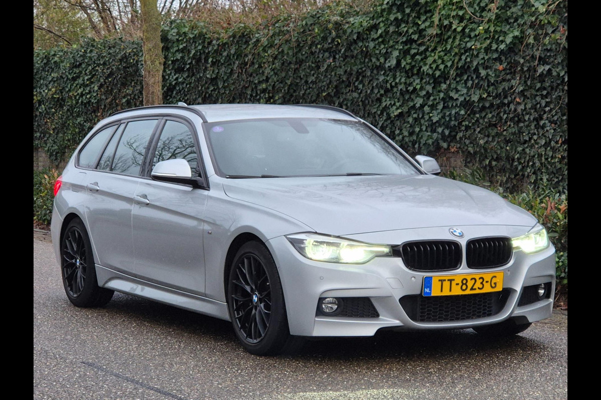 BMW 3 Serie Touring 320i M Sport Edition Apple CarPlay dig.cluster Camera Breedset M velgen NAP Rijklaar 320i M Sport Edition