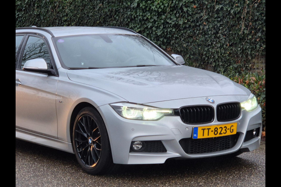 BMW 3 Serie Touring 320i M Sport Edition Apple CarPlay dig.cluster Camera Breedset M velgen NAP Rijklaar 320i M Sport Edition