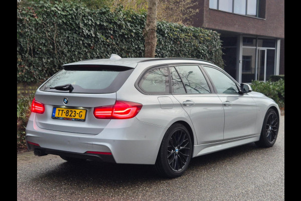 BMW 3 Serie Touring 320i M Sport Edition Apple CarPlay dig.cluster Camera Breedset M velgen NAP Rijklaar 320i M Sport Edition
