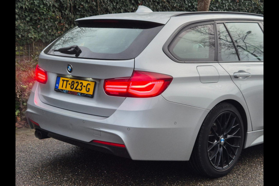 BMW 3 Serie Touring 320i M Sport Edition Apple CarPlay dig.cluster Camera Breedset M velgen NAP Rijklaar 320i M Sport Edition