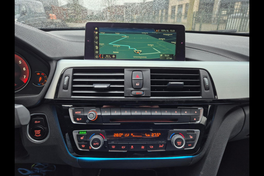 BMW 3 Serie Touring 320i M Sport Edition Apple CarPlay dig.cluster Camera Breedset M velgen NAP Rijklaar 320i M Sport Edition