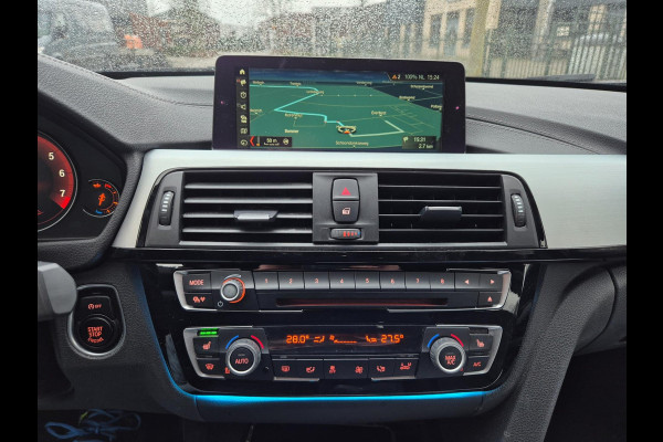 BMW 3 Serie Touring 320i M Sport Edition Apple CarPlay dig.cluster Camera Breedset M velgen NAP Rijklaar 320i M Sport Edition