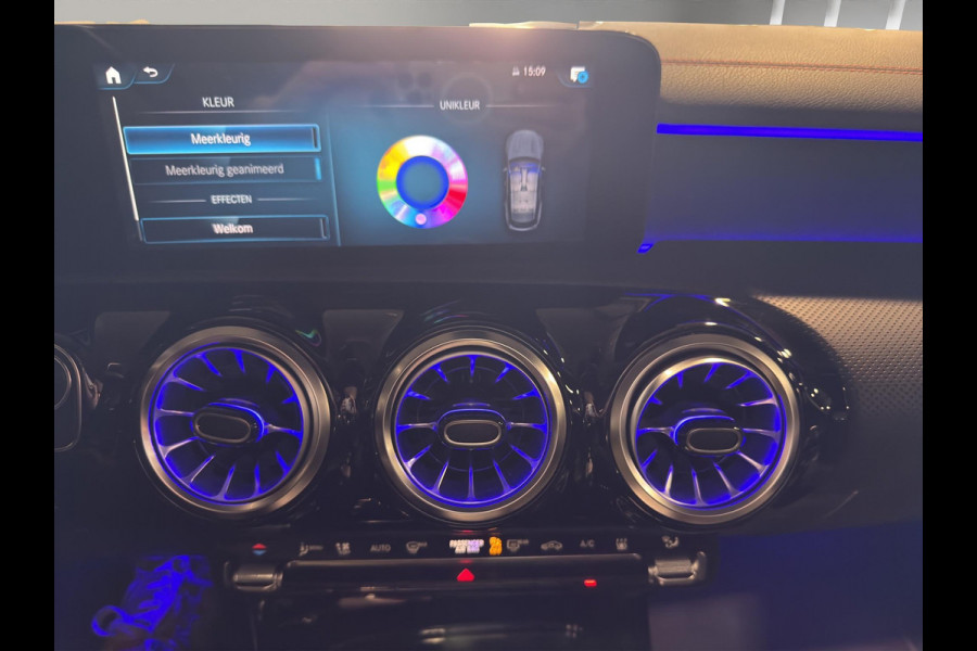 Mercedes-Benz CLA-Klasse Shooting Brake 250 e Business Solution AMG Panoramadak | Sfeer | Camera | Stoelverw | 19"| Geheugen stoelen |