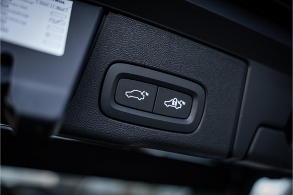 Volvo XC60 Recharge T6 AWD ULTIMATE Black Edition - TREKHAAK - H&K - HUD