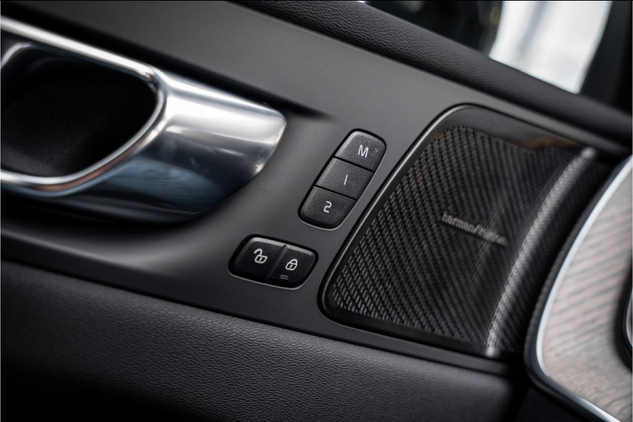 Volvo XC60 Recharge T6 AWD ULTIMATE Black Edition - TREKHAAK - H&K - HUD