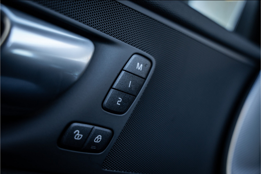 Volvo XC60 Recharge T6 AWD ULTIMATE Black Edition - TREKHAAK - H&K - HUD