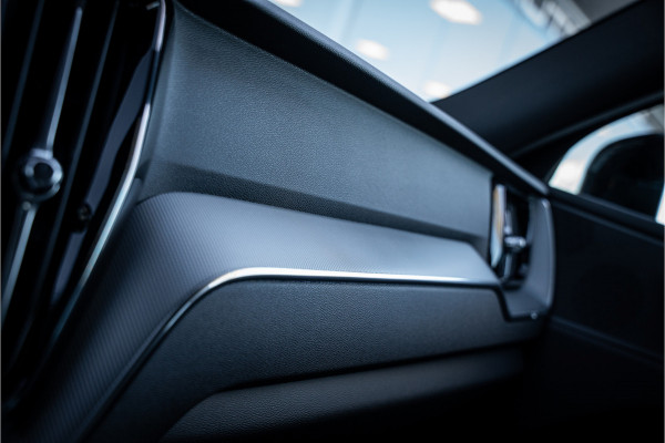 Volvo XC60 Recharge T6 AWD ULTIMATE Black Edition - TREKHAAK - H&K - HUD