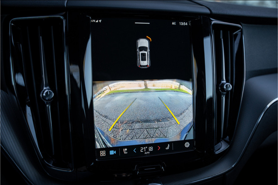 Volvo XC60 Recharge T6 AWD ULTIMATE Black Edition - TREKHAAK - H&K - HUD