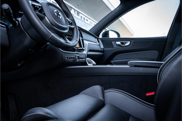 Volvo XC60 Recharge T6 AWD ULTIMATE Black Edition - TREKHAAK - H&K - HUD