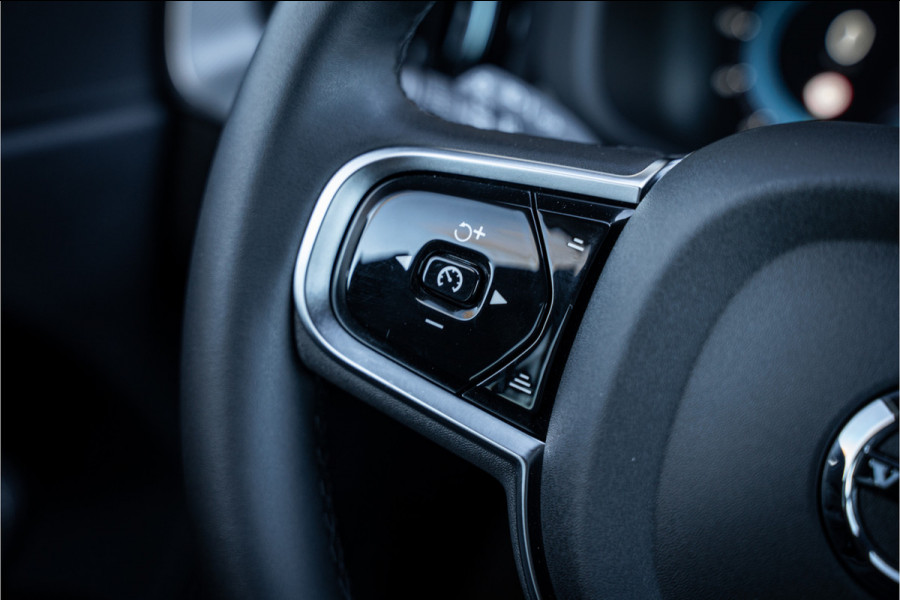 Volvo XC60 Recharge T6 AWD ULTIMATE Black Edition - TREKHAAK - H&K - HUD