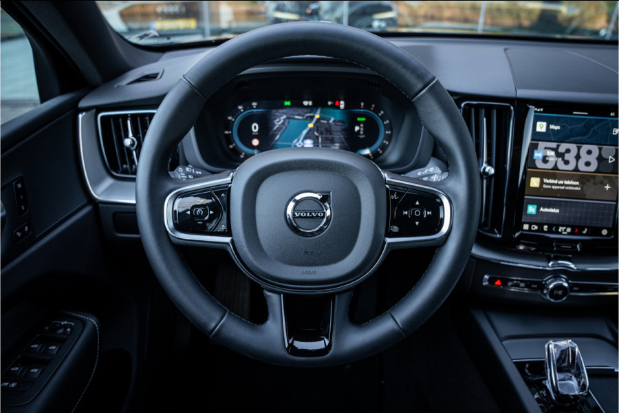 Volvo XC60 Recharge T6 AWD ULTIMATE Black Edition - TREKHAAK - H&K - HUD
