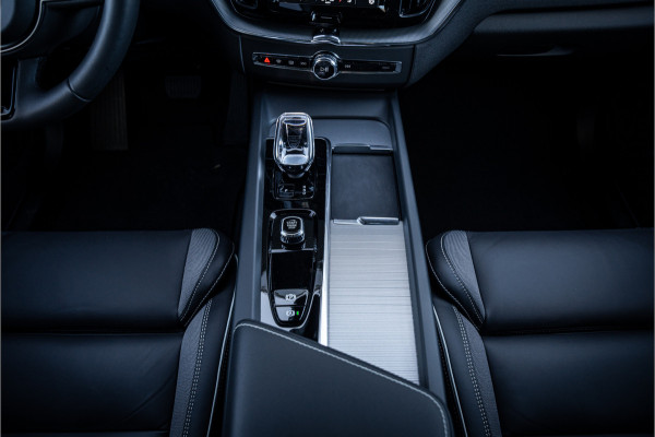 Volvo XC60 Recharge T6 AWD ULTIMATE Black Edition - TREKHAAK - H&K - HUD