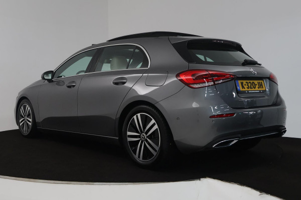 Mercedes-Benz A-Klasse 180 Business Solution Luxury (PANORAMADAK, SFEERVERLICHTING, CAMERA, LEDER, 1e EIGENAAR)