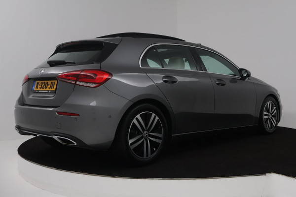 Mercedes-Benz A-Klasse 180 Business Solution Luxury (PANORAMADAK, SFEERVERLICHTING, CAMERA, LEDER, 1e EIGENAAR)