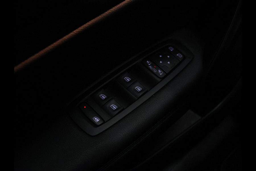 Renault Mégane 1.3 TCe GT-Line [SCHUIFKANTELDAK, ADAPTIVE CRUISE CONTROL, BLUETOOTH TELEFOON, ACHTERUITRIJCAMERA, PDC V+A, AUTOMATISCHE AIRCO, NIEUWSTAAT]