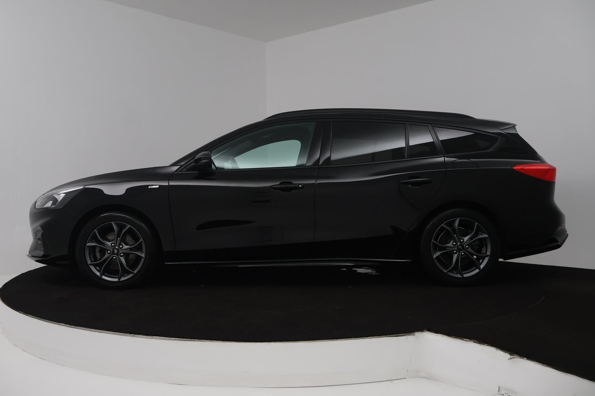 Ford FOCUS Wagon 1.0 EcoBoost ST Line Business (CAMERA, CLIMA, STUUR-/STOELVERWARMING, TREKHAAK AFNEEMBAAR, 1e EIGENAAR)